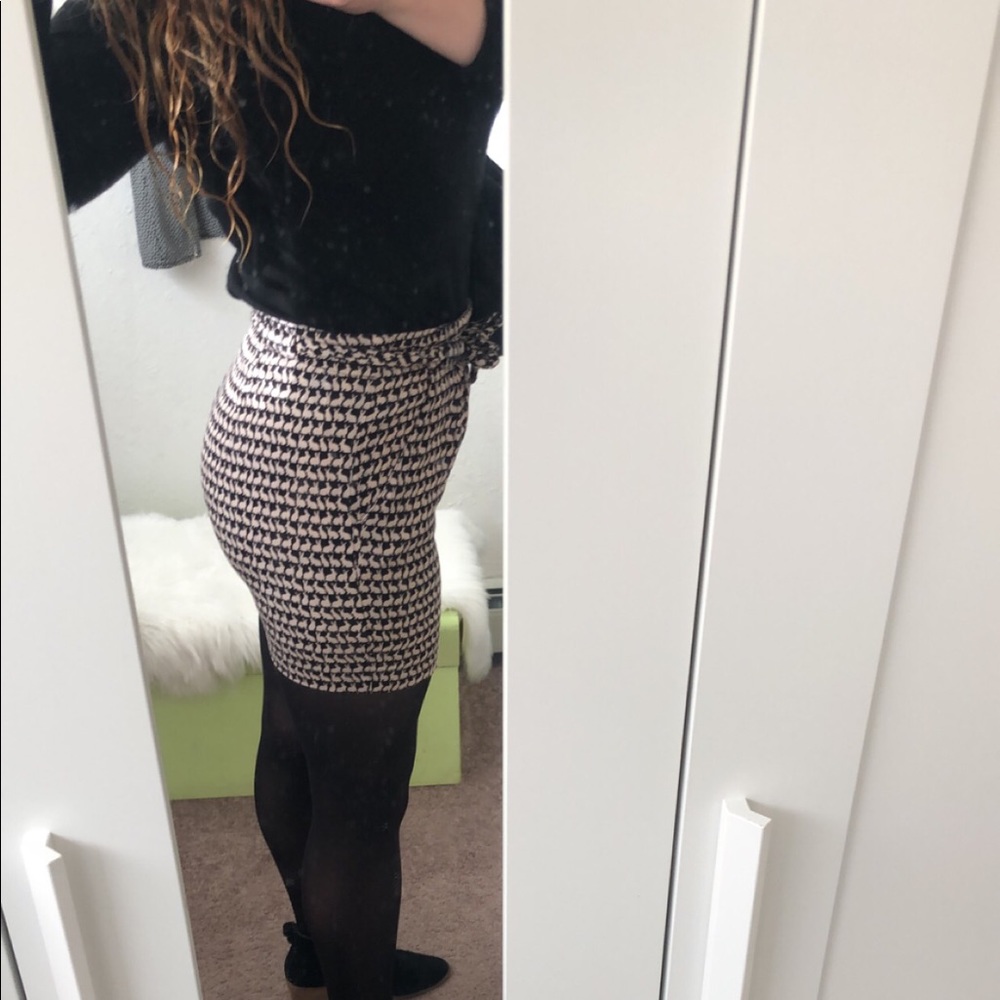 πH&M DIVIDED Tie Waist Bunny Skirt - Picture 8 of 8